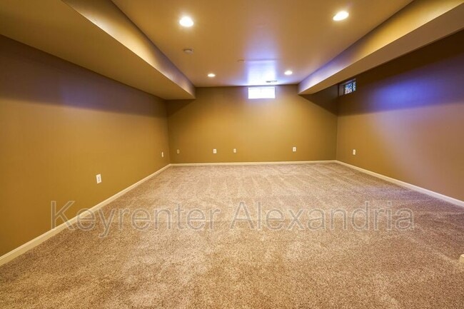 Building Photo - 20 Boulder Dr