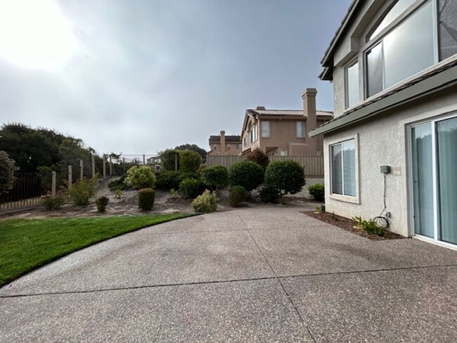 Building Photo - 19535 Cortina Ct