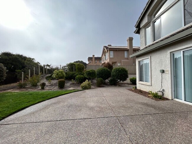 Building Photo - HUGE LAS PALMAS 2 HOUSE!