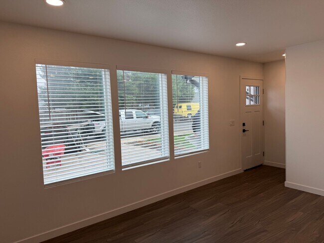Building Photo - Brand new 3 bedroom 3 full bath townhouse in Thurston! MOVE IN SPECIAL!