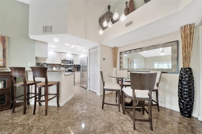 Building Photo - 2005 SE 10th Ave