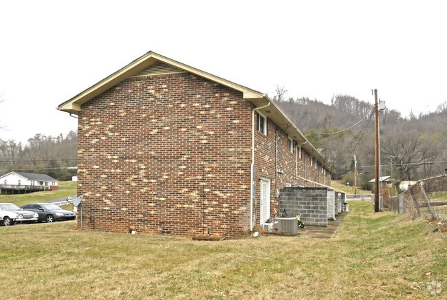 Building Photo - DunWoody Apartments