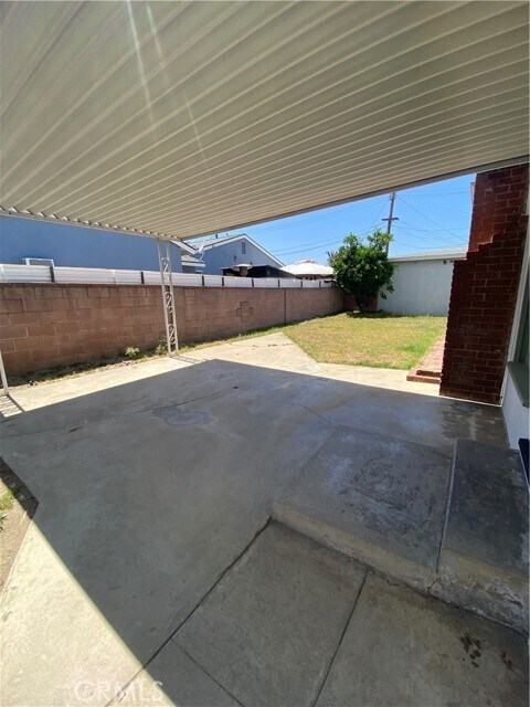 Building Photo - 2310 W Ituni St