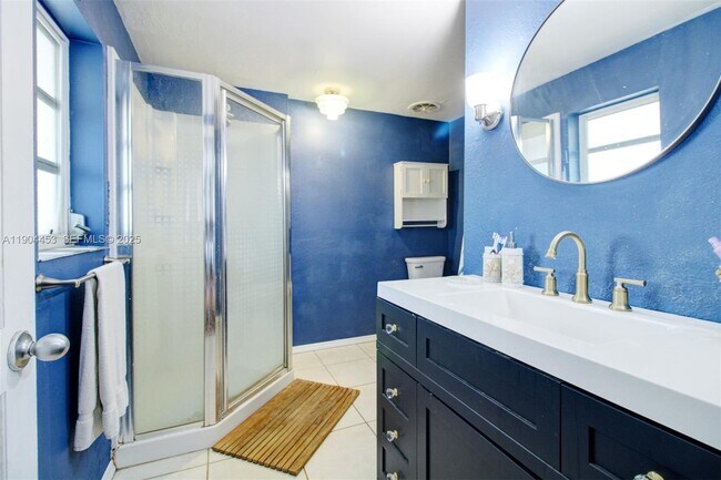 Building Photo - 133 Valois Blvd