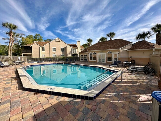 Building Photo - Beautiful bright updated 3/2 condo in Altamonte