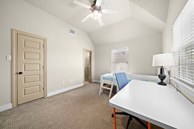 Building Photo - 22634 Cascade Springs Dr