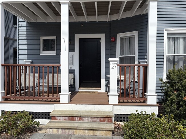 Primary Photo - 127 Hudson St