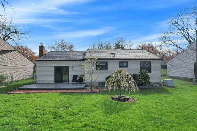 Building Photo - 6365 Amston Dr