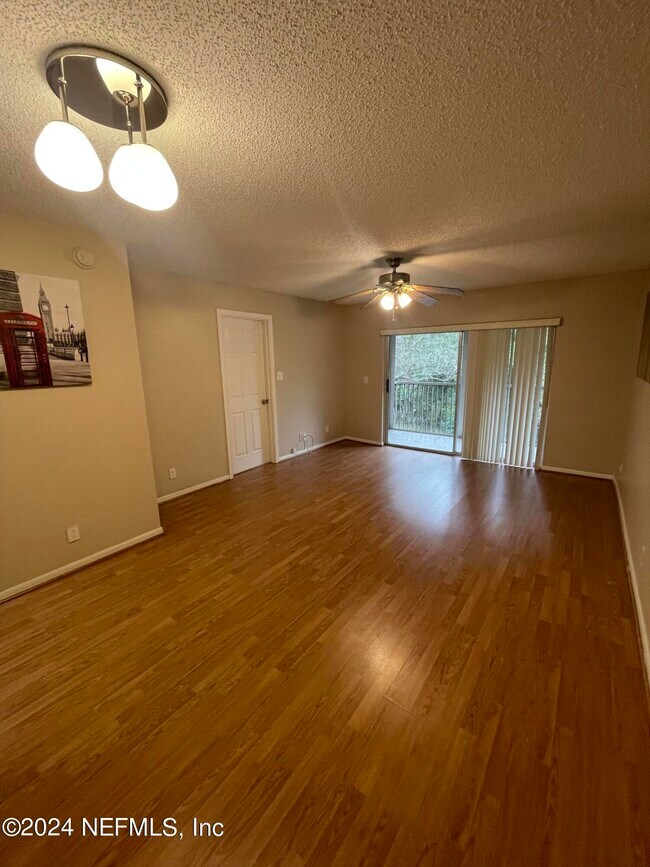 Building Photo - 8820 Royal Palm Blvd