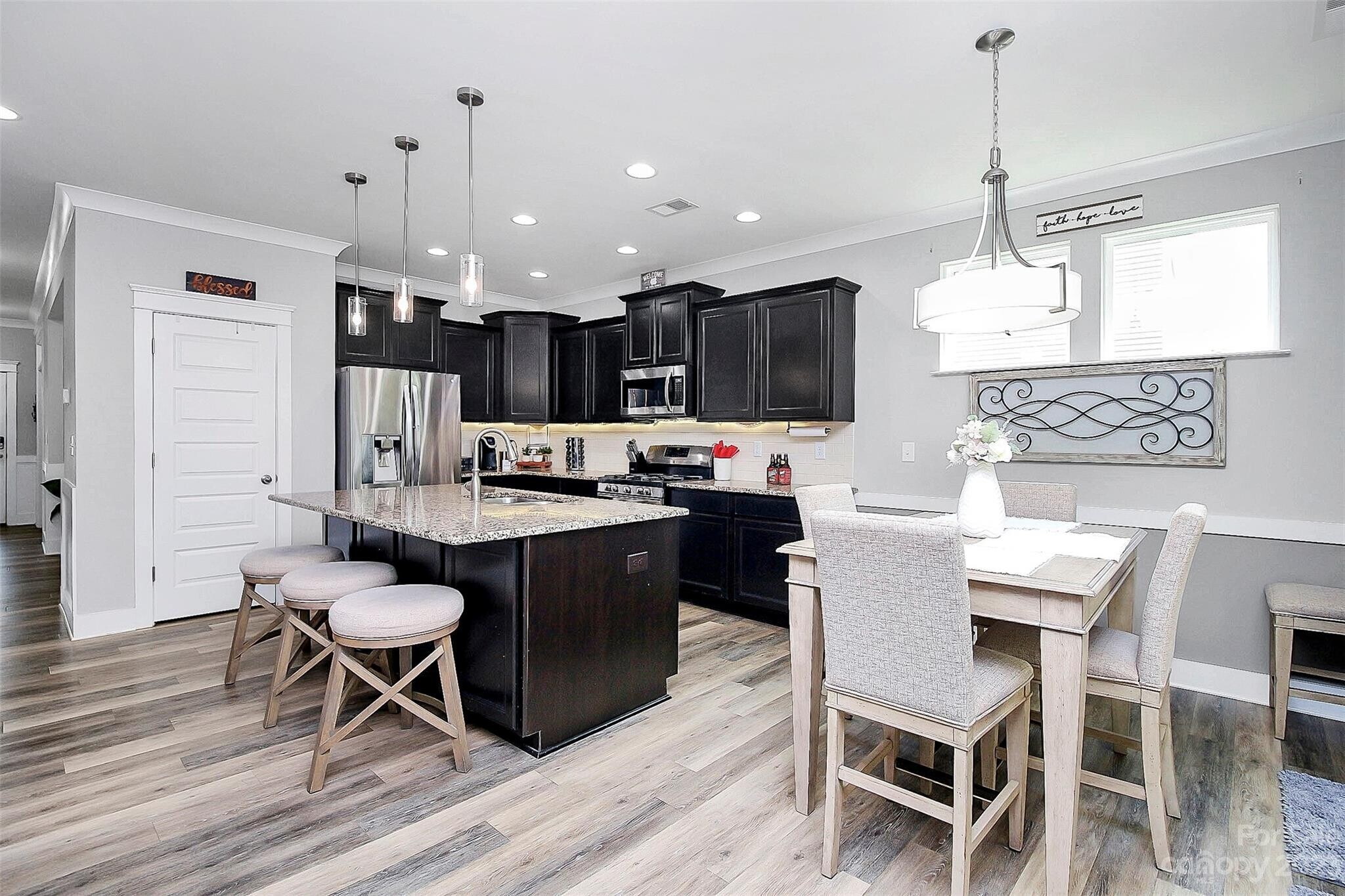 Building Photo - 149 Kingston Dr