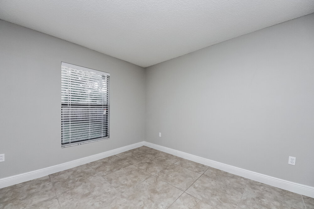 Building Photo - 310 Medina Ct