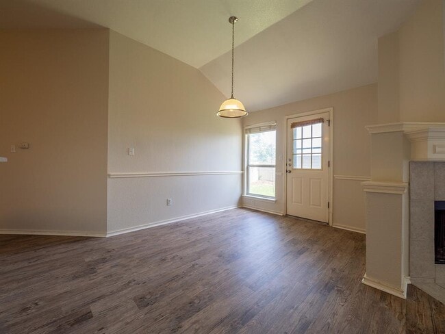 Building Photo - 1727 Rosenborough Ln S