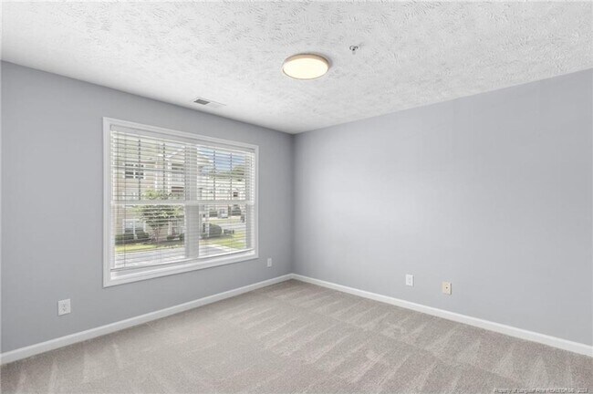 Building Photo - Harbour Pointe