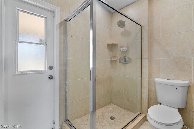 Building Photo - 1715 NE 2nd Ave