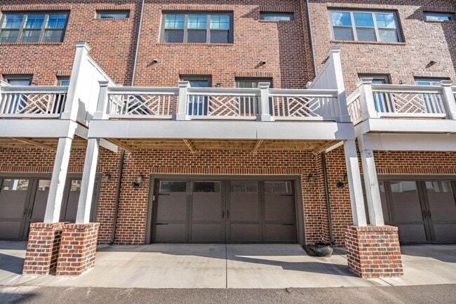 Building Photo - Bull Street District 3 Bedroom 3.5 Bath