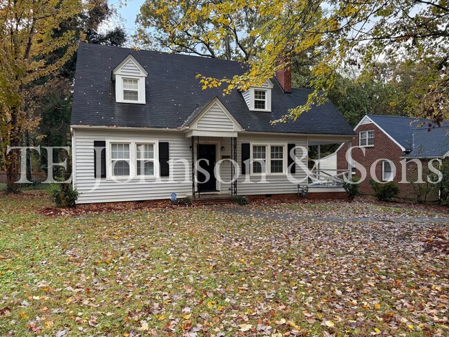 Building Photo - Charming Home with Character and Modern Co...