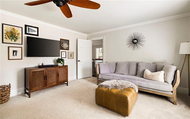 Building Photo - 2270 Emerald Dr