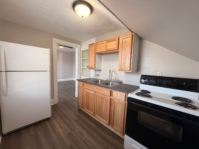 Building Photo - 7 Calloway St