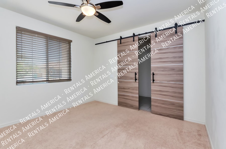 Building Photo - 11956 N Renoir Way