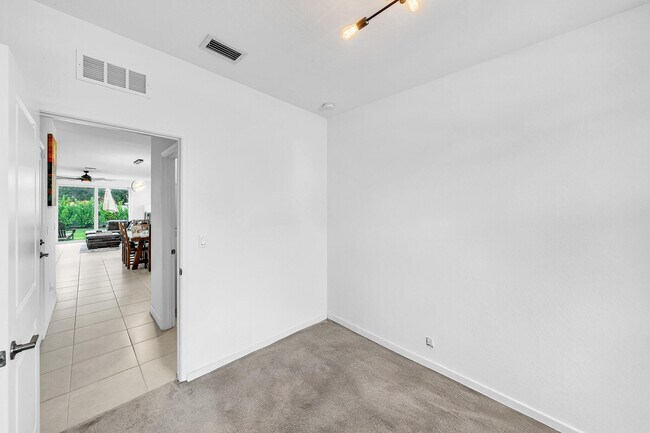 Building Photo - 235 SE Woodbark St