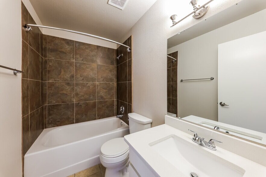 Building Photo - 20814 N 31st Dr