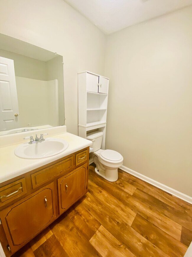 Building Photo - 3 Bed Home close to FT Campbell and I-24