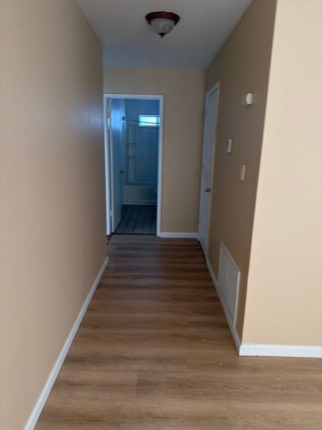 Building Photo - Vogt-1519 St. James