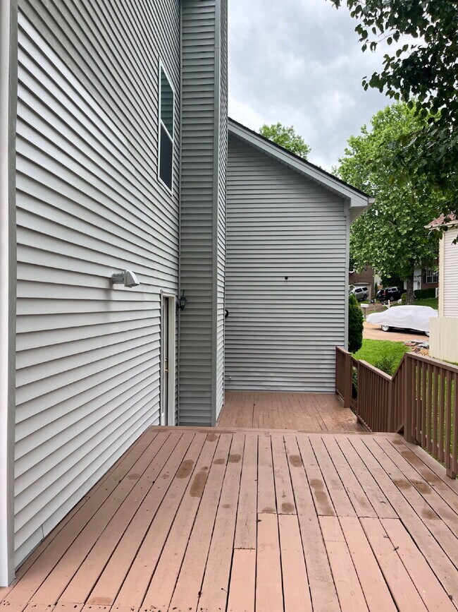 Building Photo - "Charming Franklin Retreat: 3-Bedroom Have...