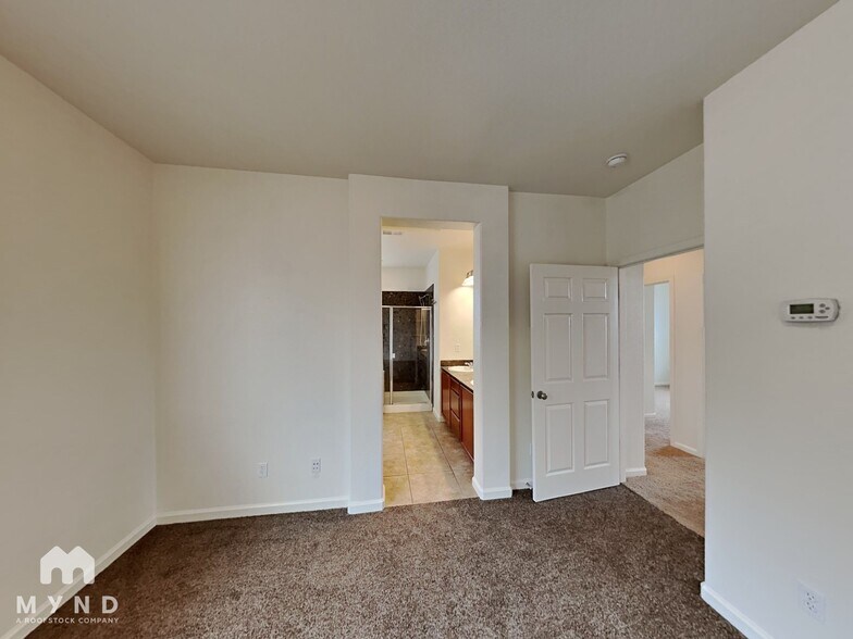 Building Photo - 1088 Crown View Dr