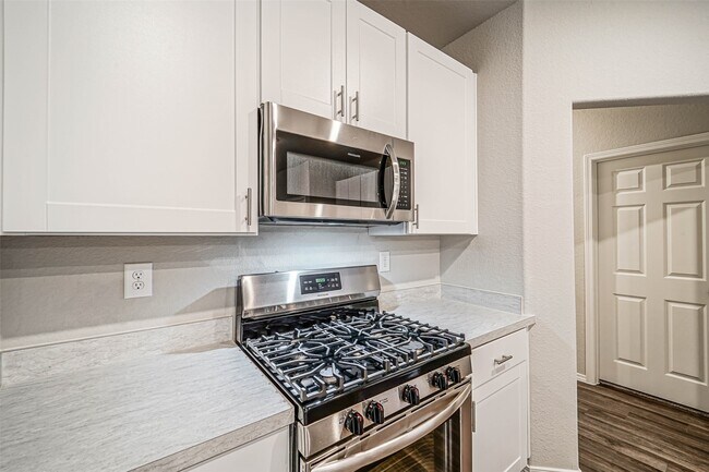 Building Photo - 1903 Brushy Cedar Ct