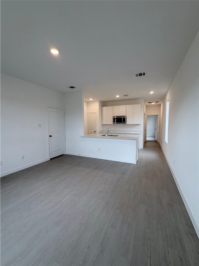 Building Photo - 3024 Avenida Sonoma Dr