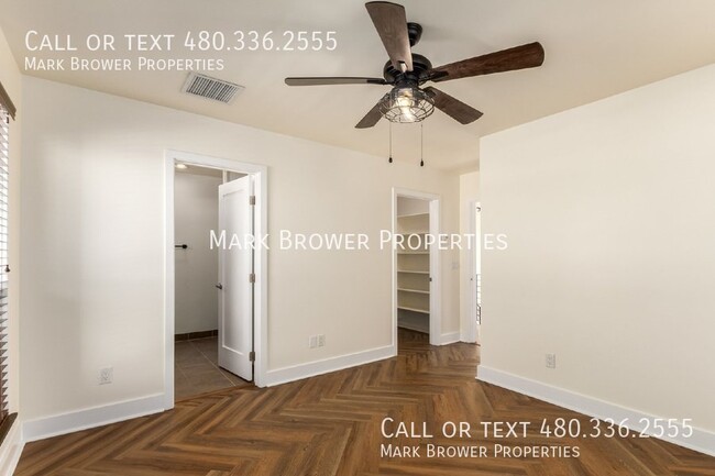 Building Photo - 1300 W 5th St