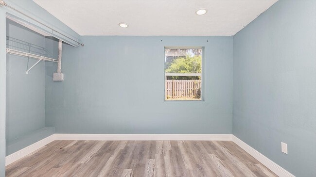 Building Photo - 563 6th St