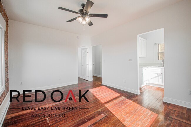 Building Photo - 915 S Carondelet St