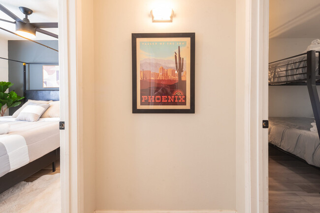 Building Photo - 3502 E Crocus Dr