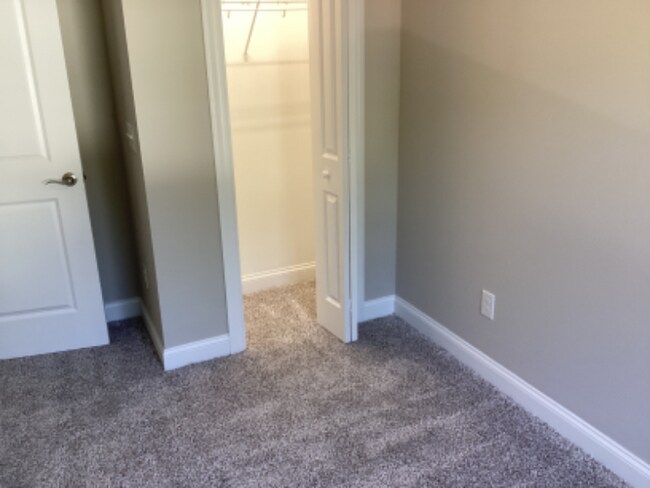 Building Photo - 3951 Newhall Dr NW
