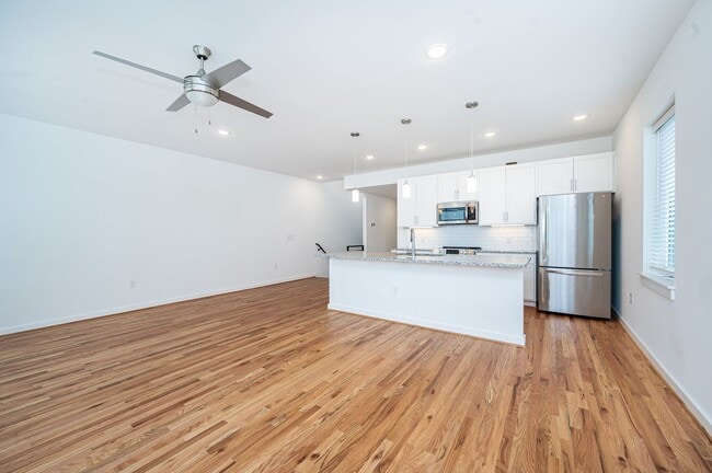 Building Photo - Modern Home In Popular Manchester District
