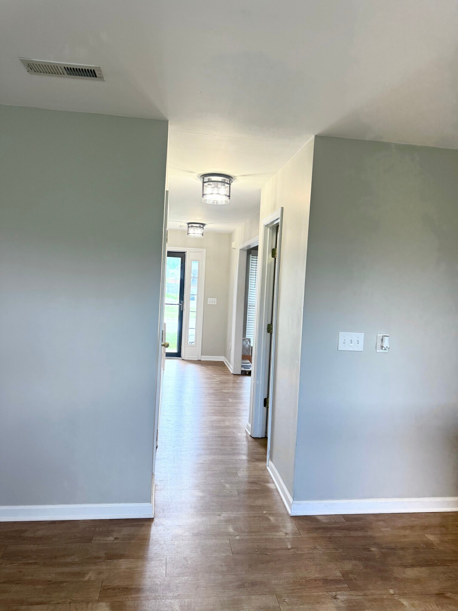 Building Photo - 4017 Cadence Dr