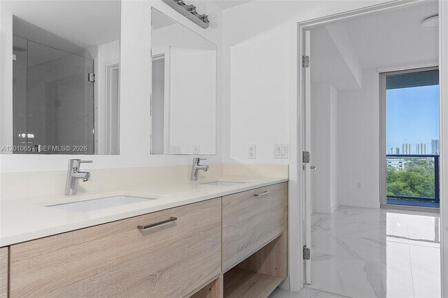 Building Photo - 16385 Biscayne Blvd