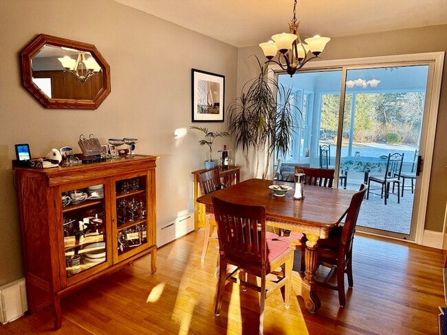 Building Photo - 12 Holiday Dr