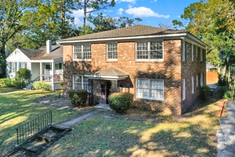 Building Photo - 6 W 51st St