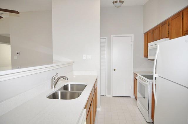 Building Photo - 2018 Cottage Oak Ln