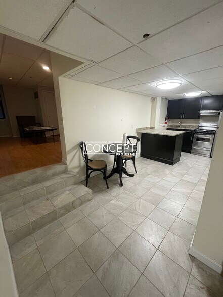 Building Photo - 62 Boylston St