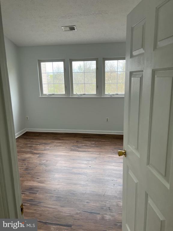 Building Photo - 6632 Granville Ct