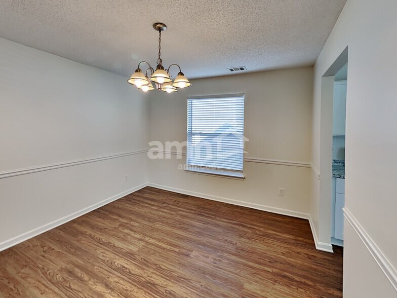 Building Photo - 3013 Summer Breeze Dr