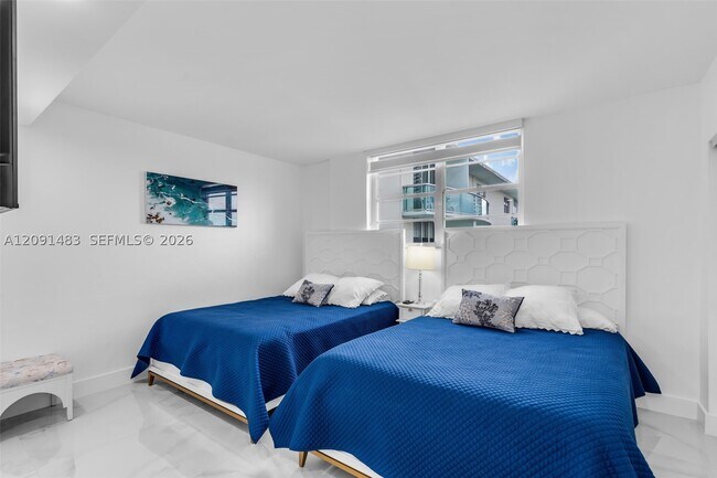 Building Photo - 3901 S Ocean Dr
