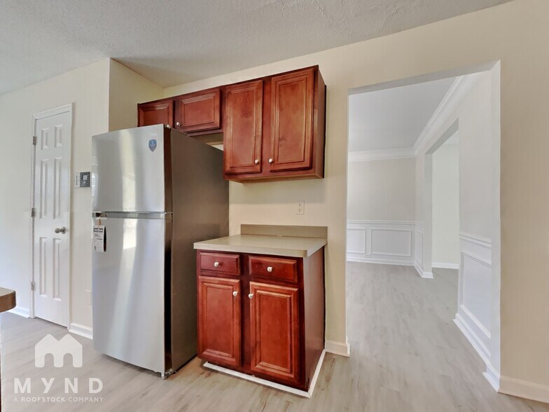 Building Photo - 6099 Trotters Cir