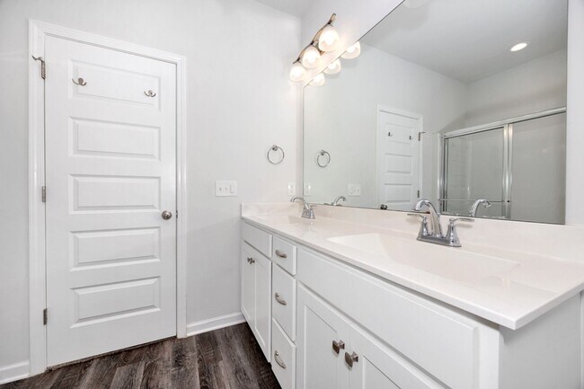 Building Photo - Beautiful 4-Bedroom Home with Office, Bonus Room, and Large Backyard