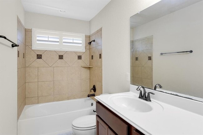 Building Photo - 687 Ledge Stone Dr