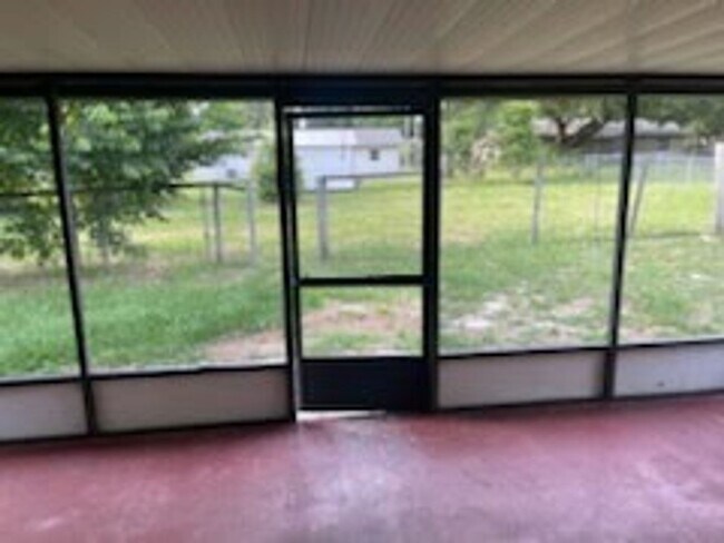 Building Photo - Beautiful fully remodeled home!